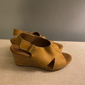 Tan Cork Wedge Sandals with Cross-Strap Design